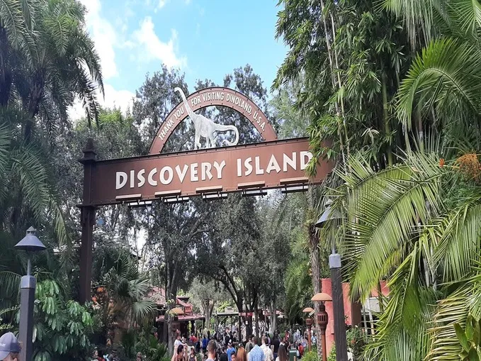 DISCOVERY ISLAND