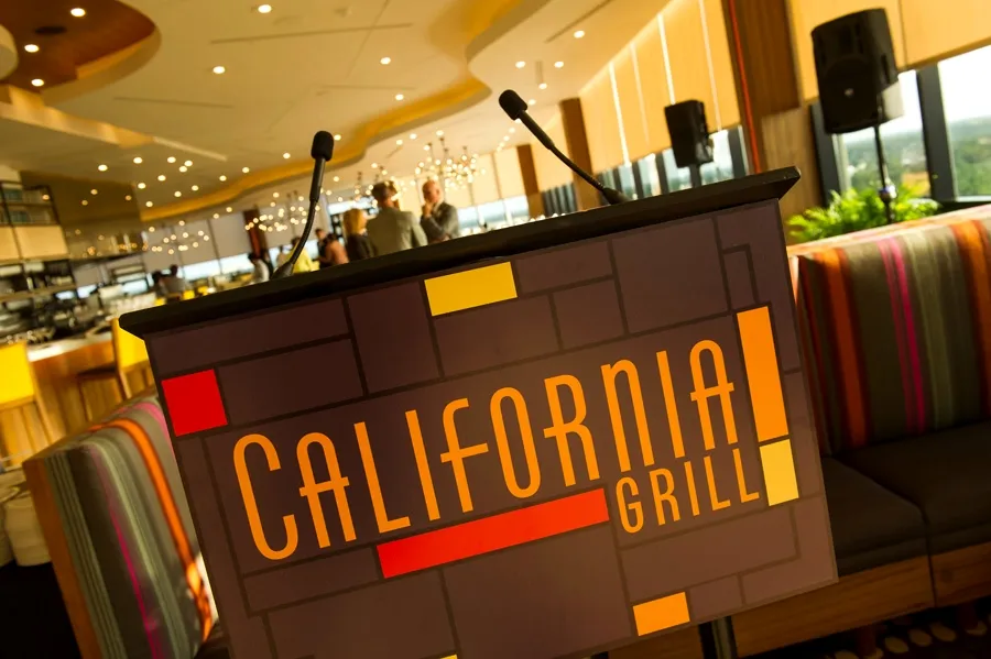 Jantar de Ano Novo no California Grill com Tema de A Princesa e o Sapo em 2024