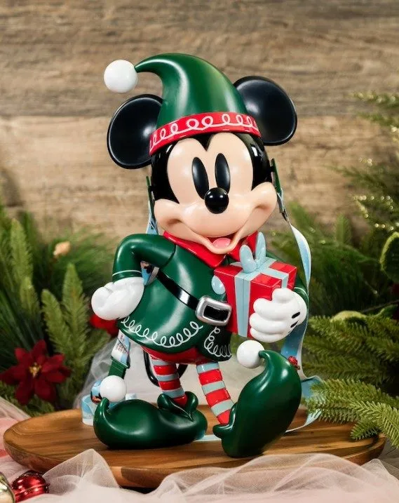 
Disney Lança Baldes de Pipoca Exclusivos para o Natal na Disneyland Califórnia